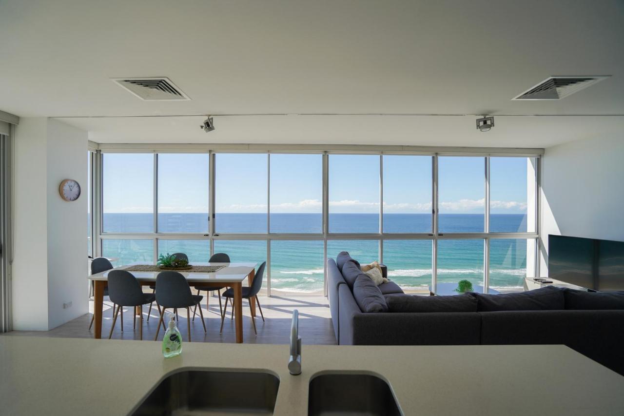 Air On Broadbeach-Stunning Ocean Views โกลด์โคสต์ ภายนอก รูปภาพ