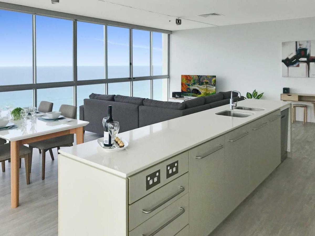 Air On Broadbeach-Stunning Ocean Views โกลด์โคสต์ ภายนอก รูปภาพ