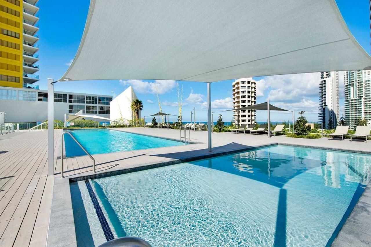 Air On Broadbeach-Stunning Ocean Views โกลด์โคสต์ ภายนอก รูปภาพ