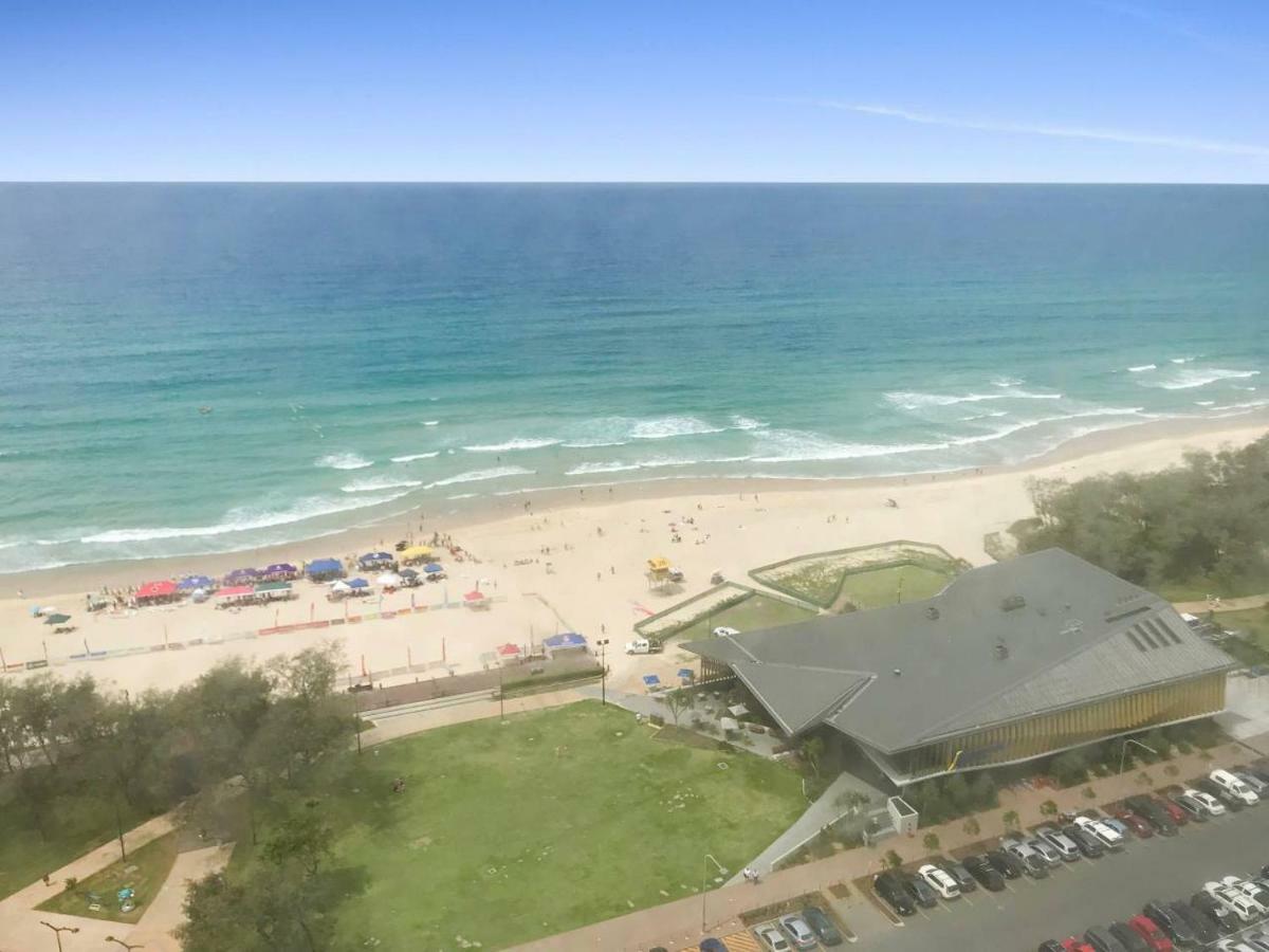 Air On Broadbeach-Stunning Ocean Views โกลด์โคสต์ ภายนอก รูปภาพ